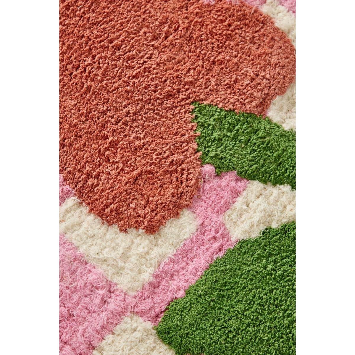 Checkboard Flower 2x3 Rug - Pink at Urban Outfitters – image 2