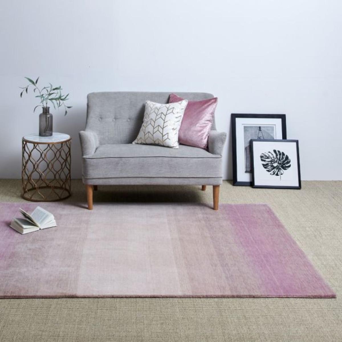 Pink Gradient Rug – image 1