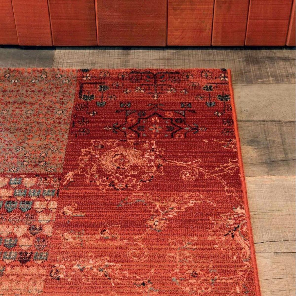 Kashqai Patchwork Patterned Red Rug 200cm x 300cm – image 2