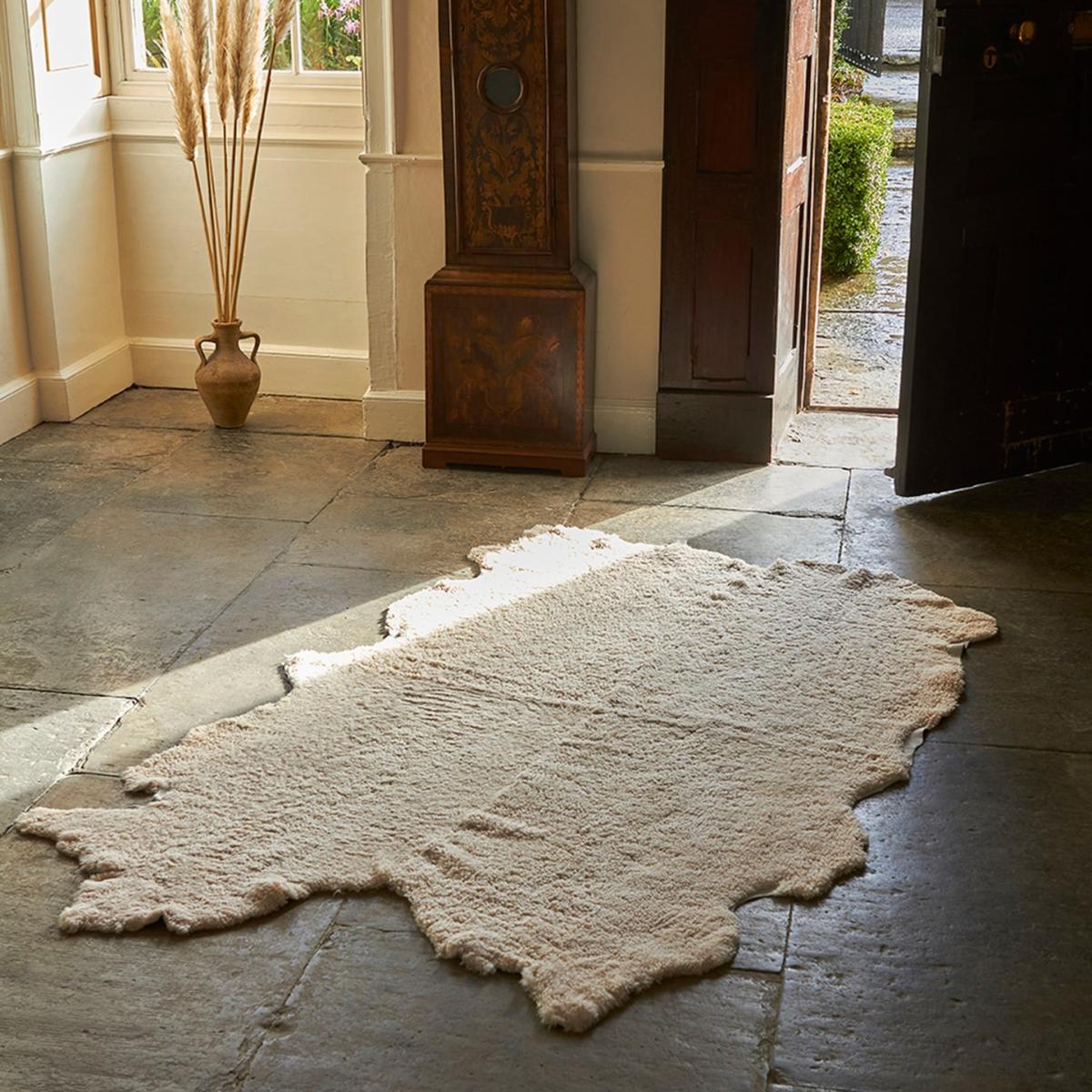 White Sheepskin Swedish Rug Quad - Moonlight Owen Barry – image 2