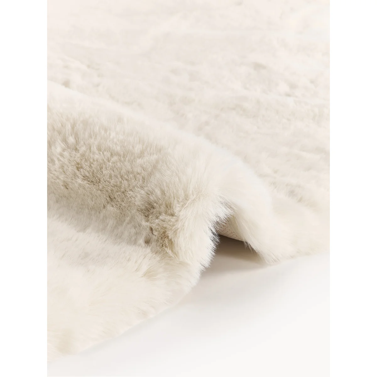 Faux Fur Rug Salla – image 6