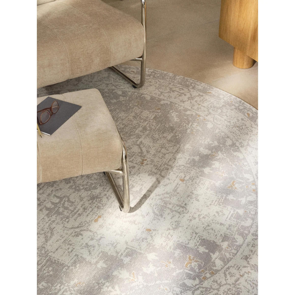 Round Hand-Woven Chenille Rug Neapel – image 2