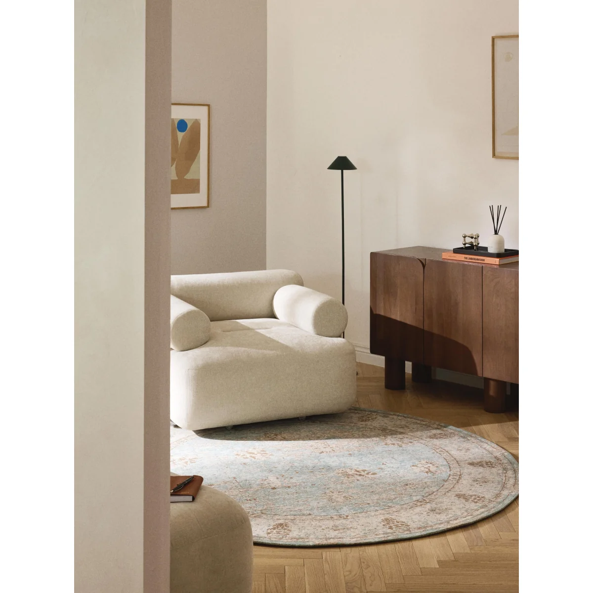 Round Hand-Woven Chenille Rug Rimini – image 2