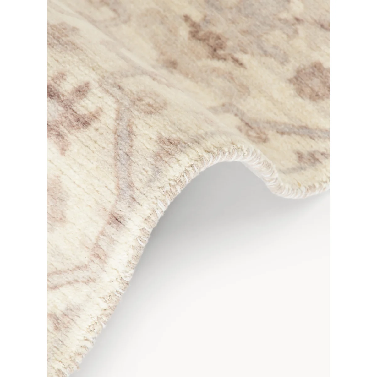 Hand-Woven Low-Pile Rug Rosalie with Ornaments – image 6