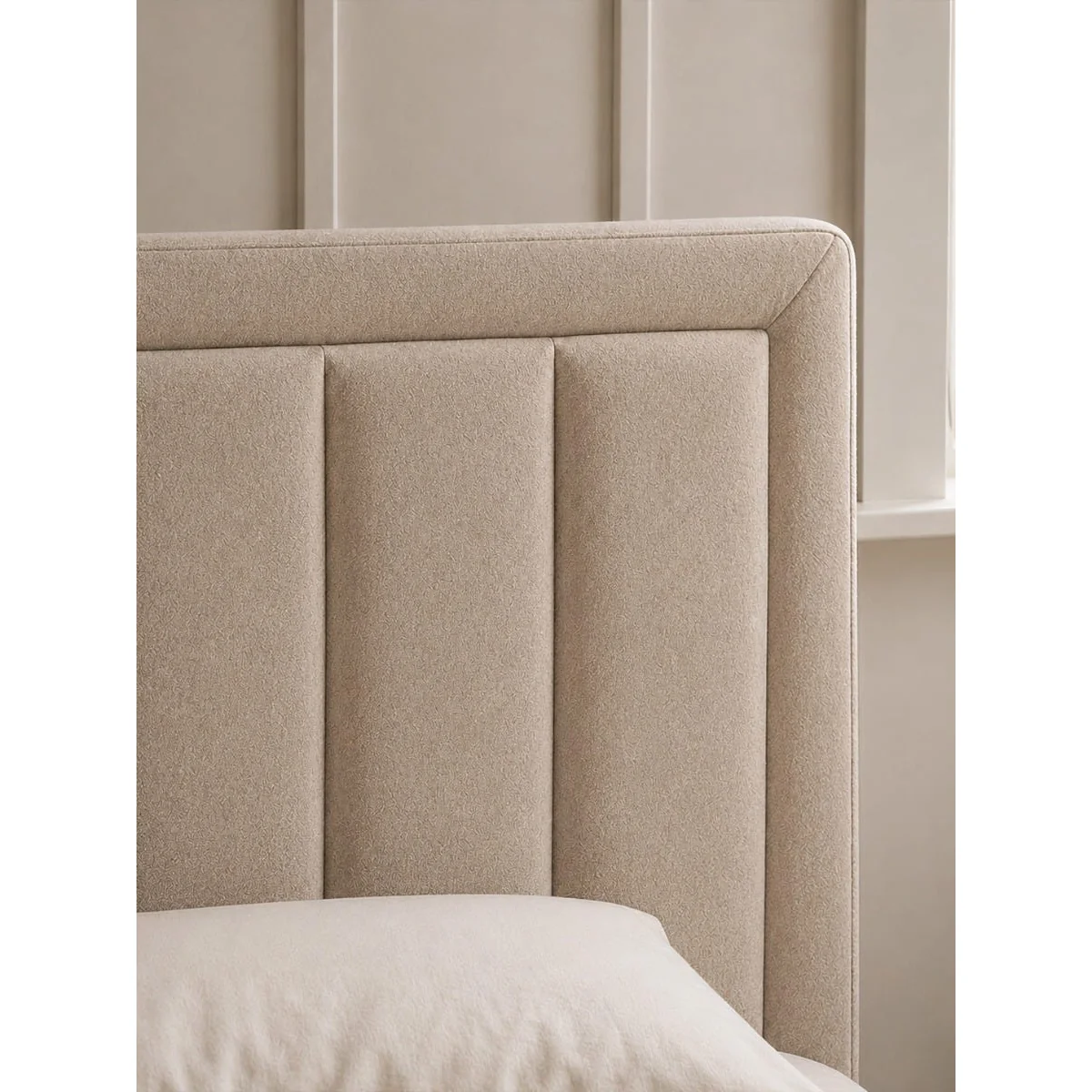 Odin Cream Velvet Bed - King – image 3