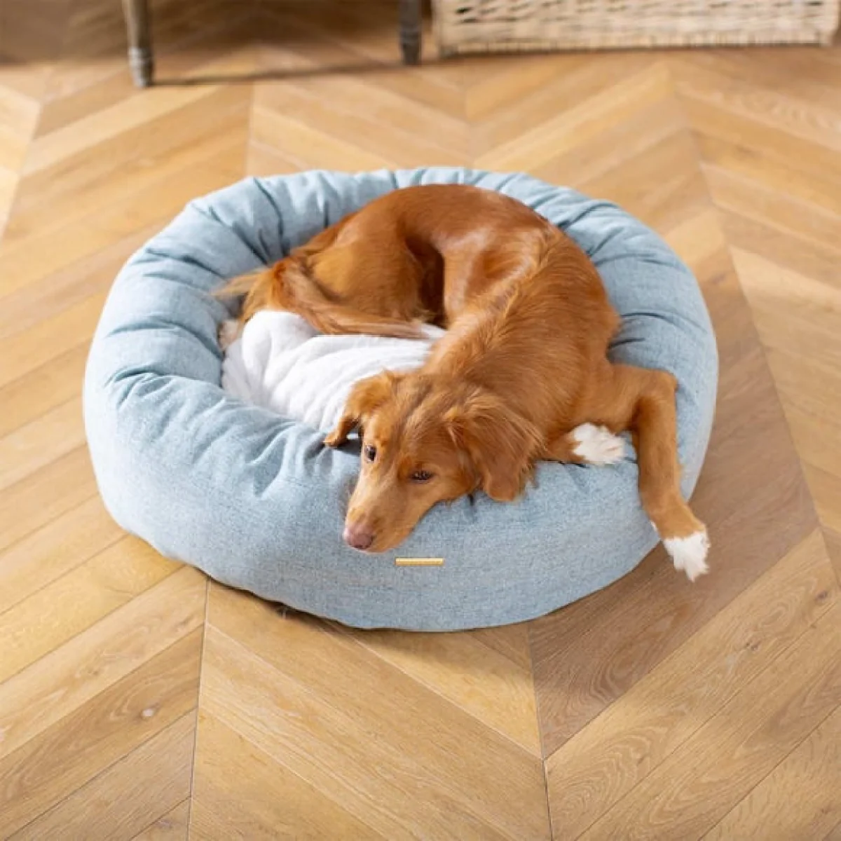 Lords and Labradors Inchmurrin Donut Dog Bed – image 2