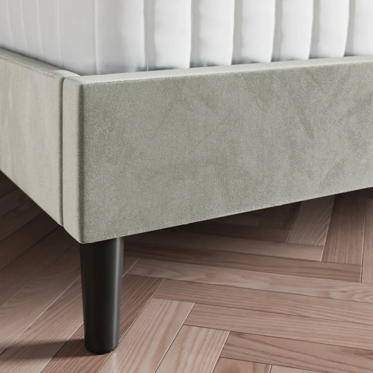 Alara Velvet Bed – image 3