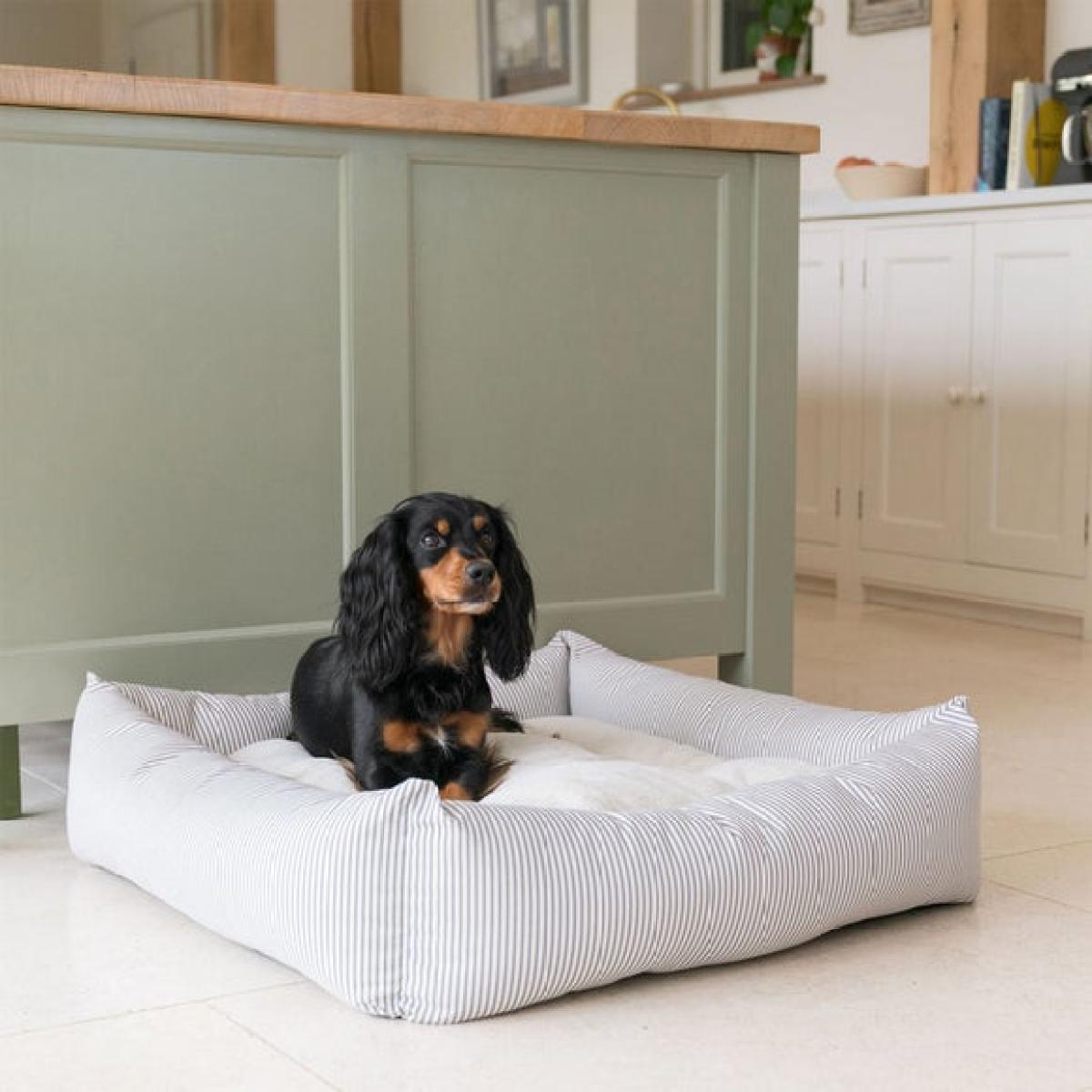 Lords and Labradors Striped Box Dog Bed – image 2