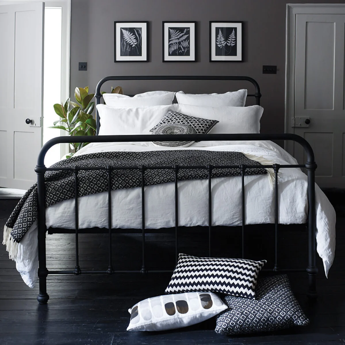 Oliver Bed, Super King - Matte Black