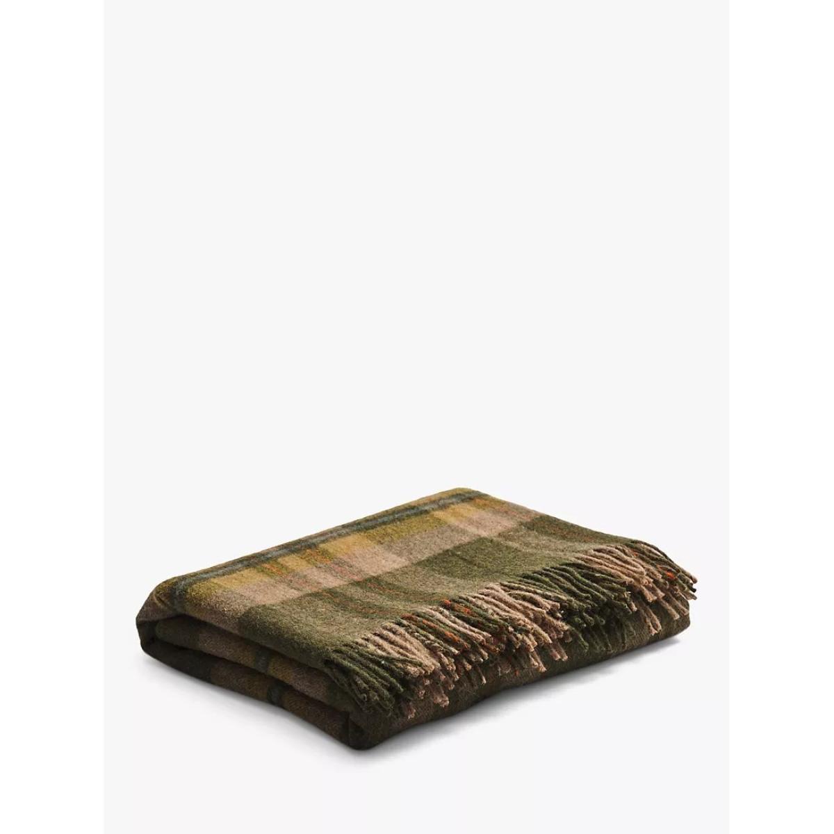 Piglet in Bed Cabin Wool Blanket, L185 x W140cm – image 4