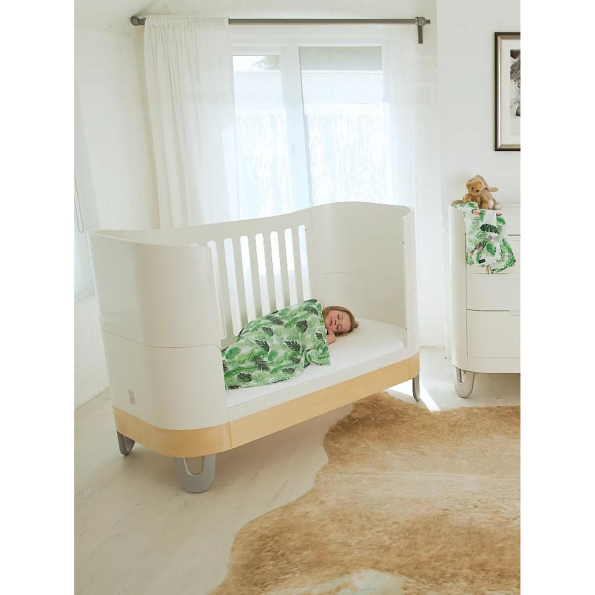 Gaia Baby Serena Complete Sleep Cotbed and Toddler Bed – image 8