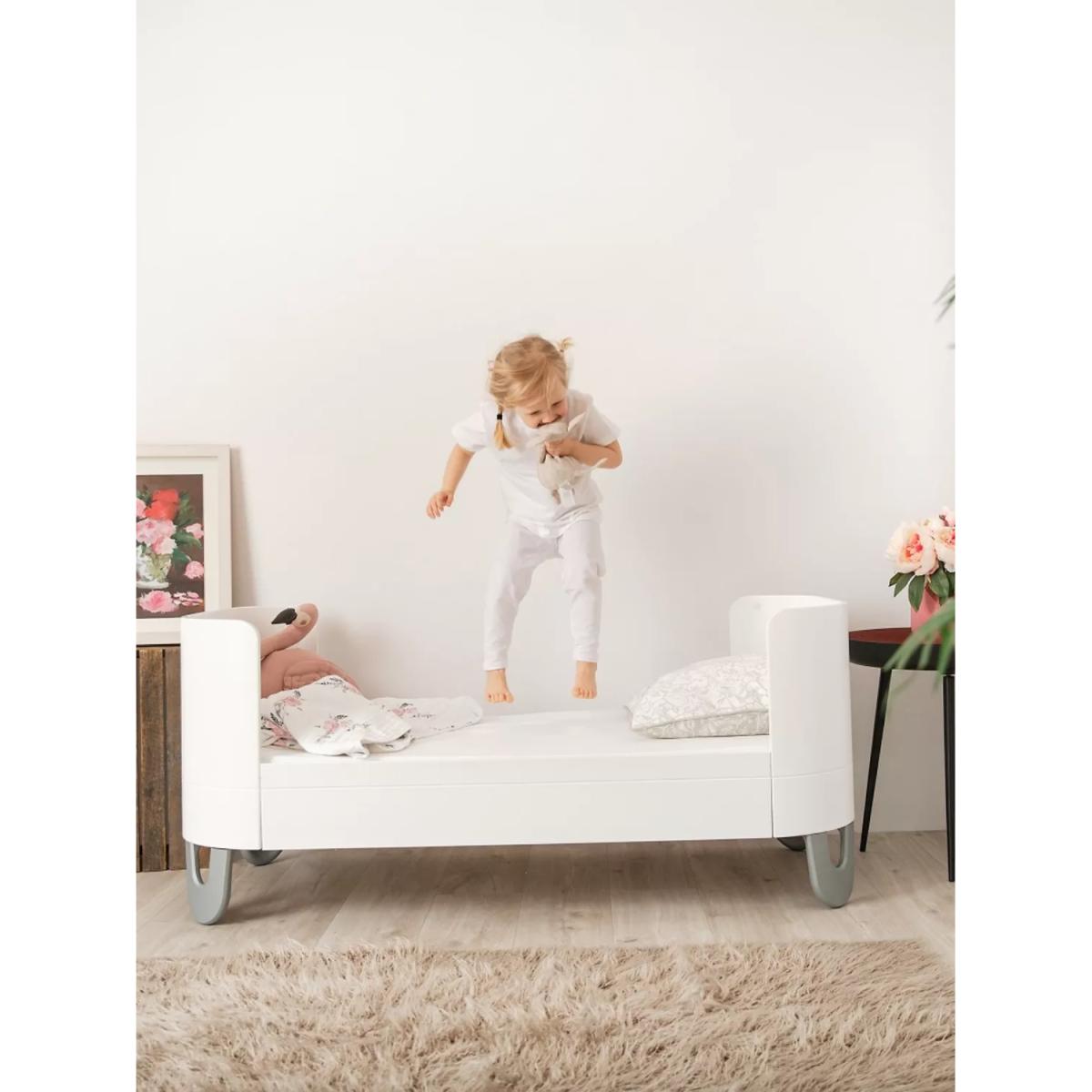 Gaia Baby Serena Complete Sleep Cotbed and Toddler Bed – image 9