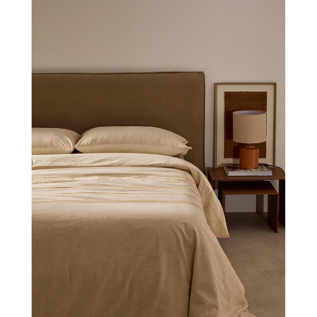 Linara Set of Duvet Cover and Pillowcases in Beige Cotton and Linen for 180 cm Bed – image 2