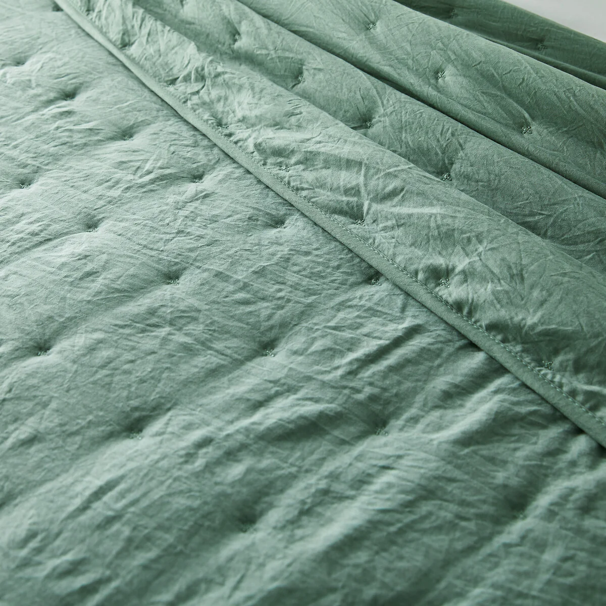 Loja Washed Microfibre Quilted Bed Cover – image 3