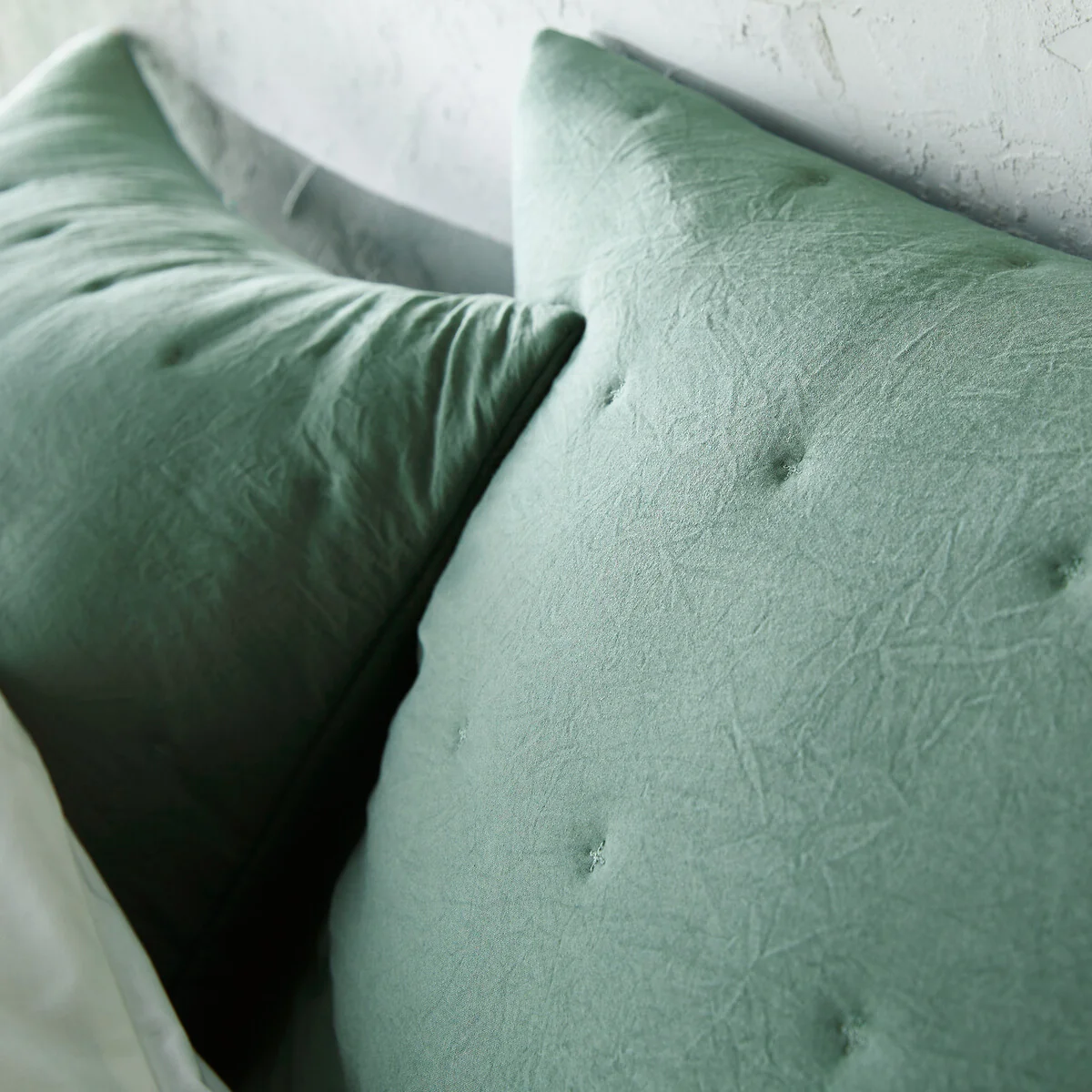 Loja Washed Microfibre Quilted Bed Cover – image 4