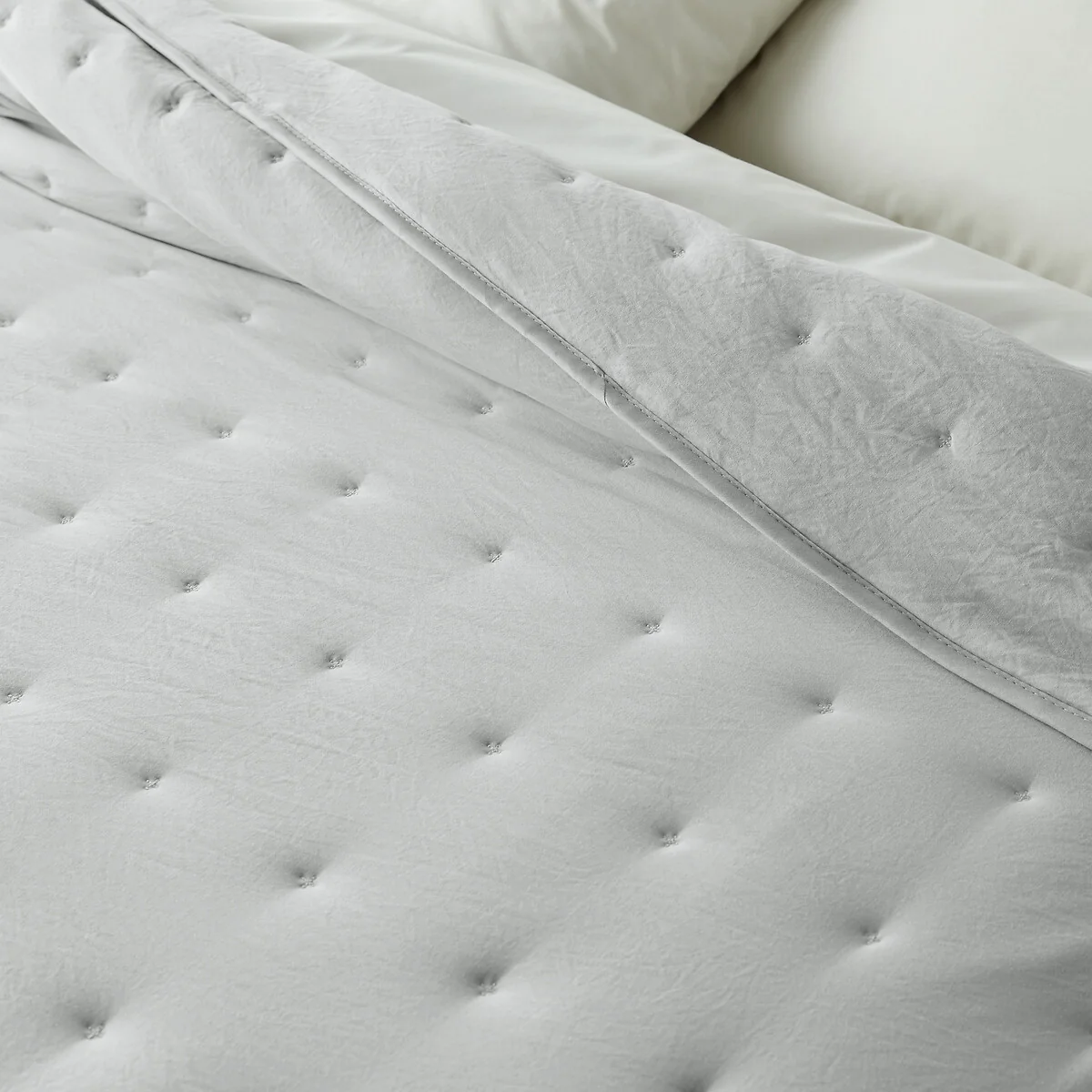 Loja Washed Microfibre Quilted Bed Cover – image 2