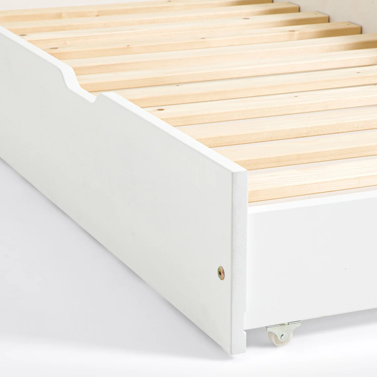 Loan Solid Pine Trundle Bed – image 3