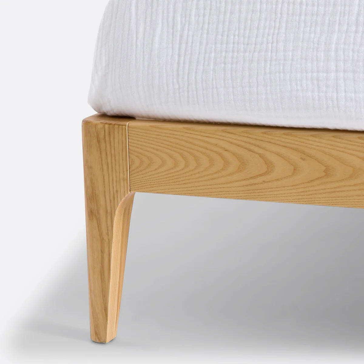 Agura Solid Ash Bed – image 5