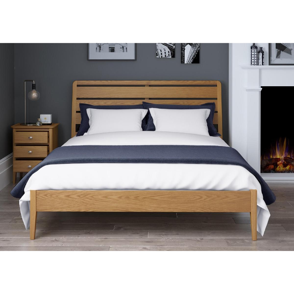 Hardwick Oak Bedframe - 135cm Double – image 2