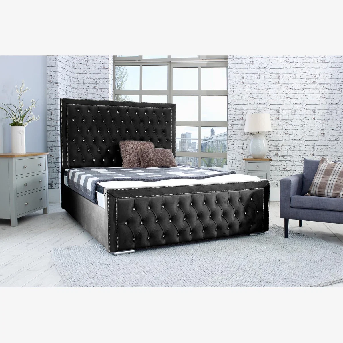 Hendrick Plush 4 Inch Solid Thick Bed Frame With Chesterfield Headboard - Black / King
