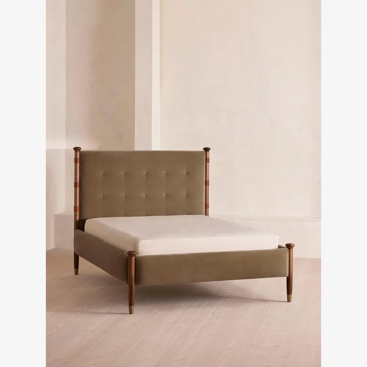 Paolo Bed, King, Velvet, Truffle, UK – image 1