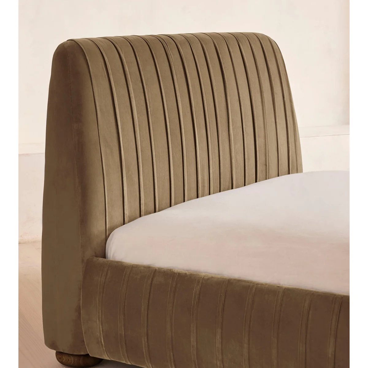Vivienne Bed, King, Velvet, Truffle, UK – image 4