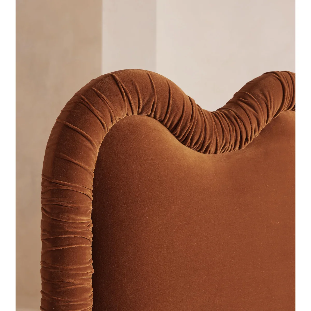 Tristan Bed, King, Velvet, Cinnamon, UK – image 4