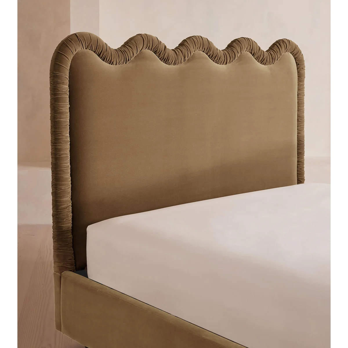 Tristan Bed, Emperor, Velvet, Truffle, UK – image 5