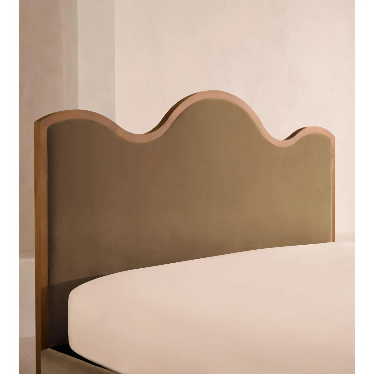 Aubrey Bed, King, Velvet, Truffle, UK – image 4
