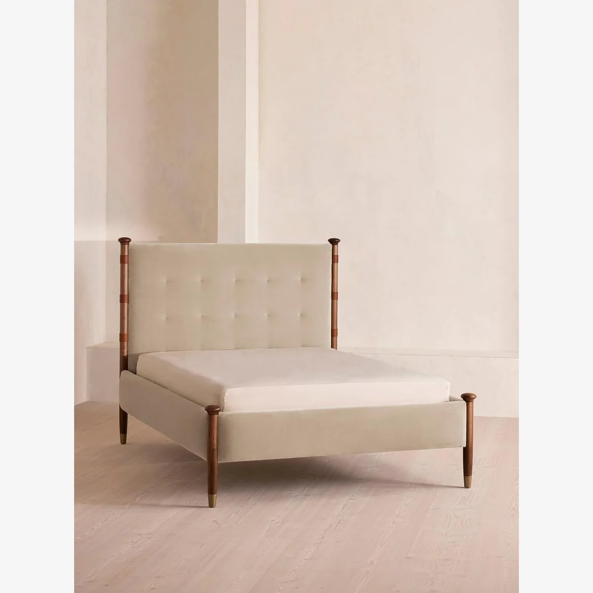 Paolo Bed, King, Velvet, Oyster, UK – image 1