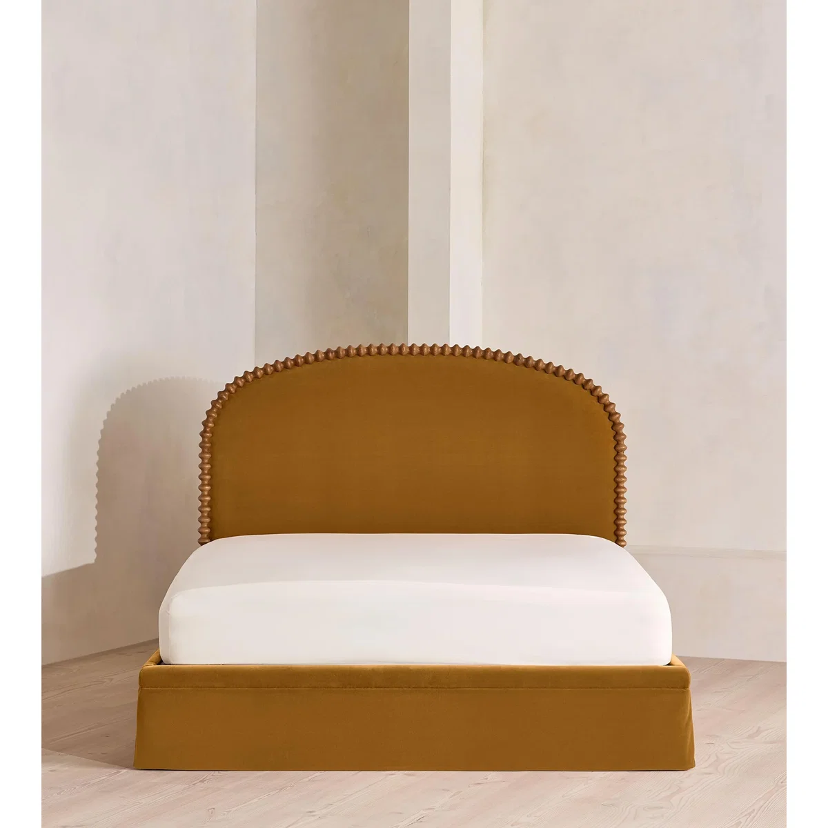 Mika Bed, King, Velvet, Mustard – image 3