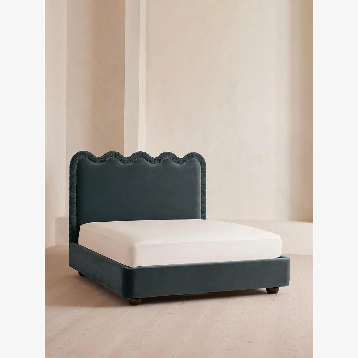 Tristan Bed, Super King, Velvet, Grey Blue