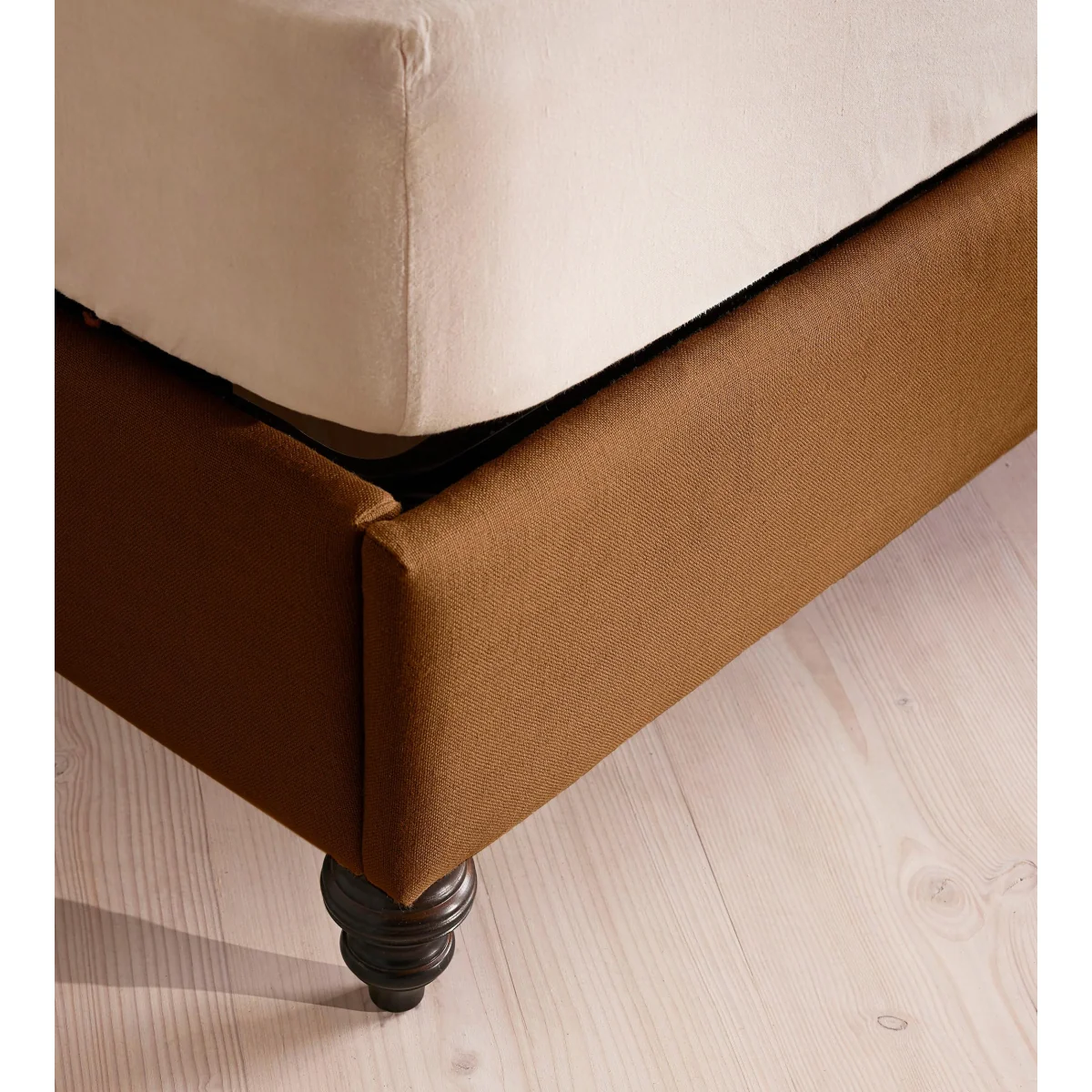 Rivas Bed, King, Linen, Terracotta, UK – image 4