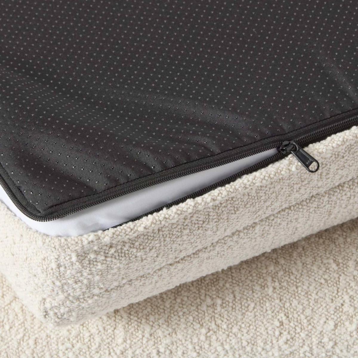 White Dog Bed Size S Orthopaedic With Memoryfoam Mattress And Washable Bouclé Cover | Small | Benny Burton – image 9