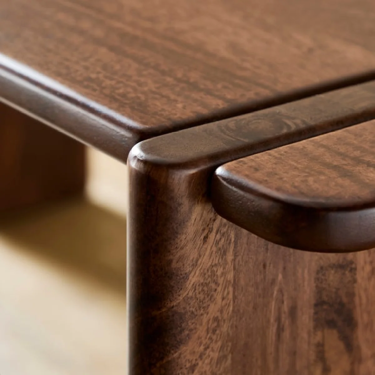 Hunter 6-8 Seater Extendable Dining Table, Mango Wood – image 3