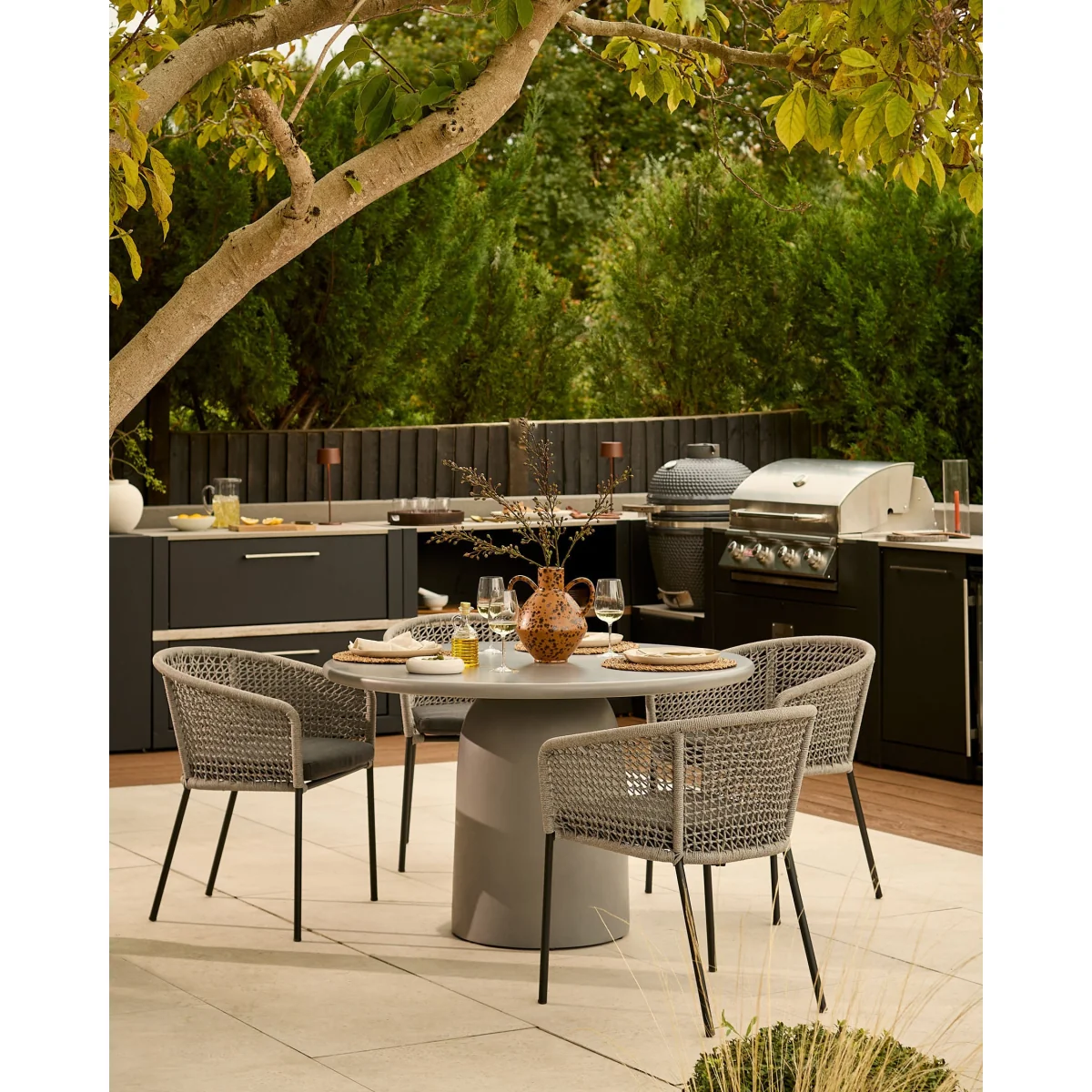 Tesso dark grey 4 seater dining table – image 4