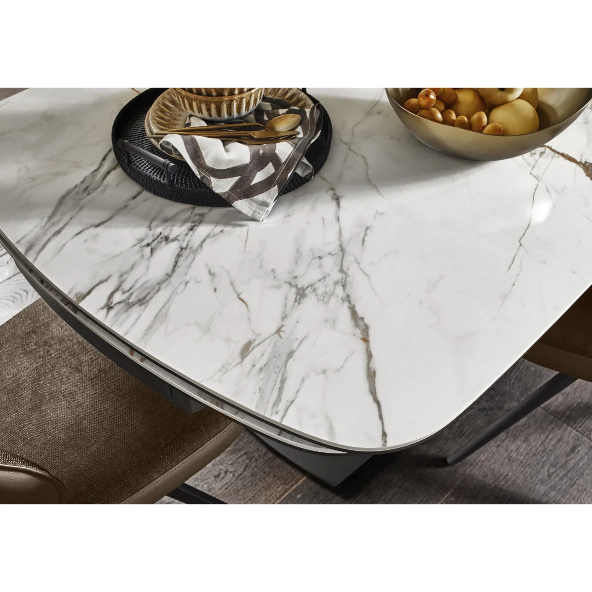 Julio Medium 160cm Draw Leaf Extending Dining Table in Fiorentio Marble Ceramic with 4 Chairs - Navy – image 3