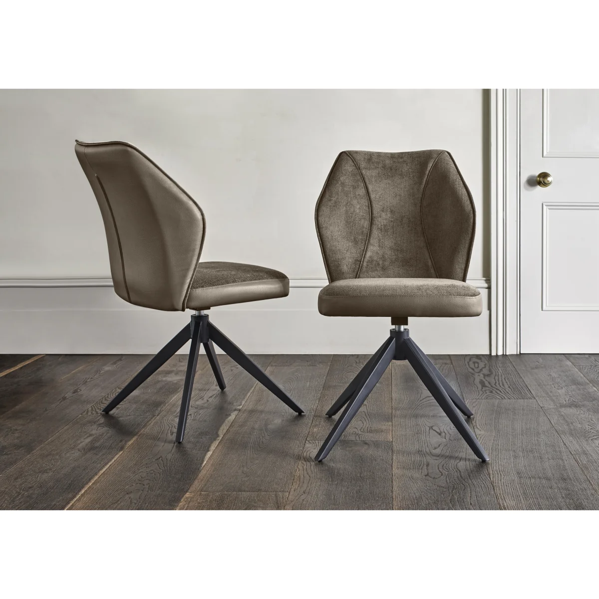 Julio Medium 160cm Draw Leaf Extending Dining Table in Fiorentio Marble Ceramic with 4 Chairs - Navy – image 6