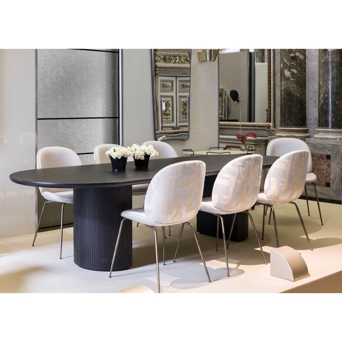 Gubi Moon Elliptical Dining Table – image 3