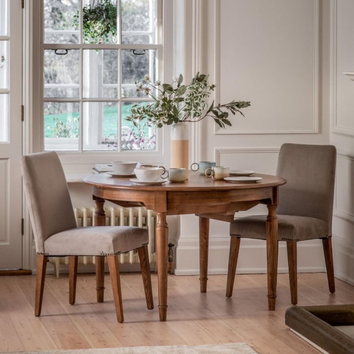 Highgrove Extendable Round Table - Natural – image 1