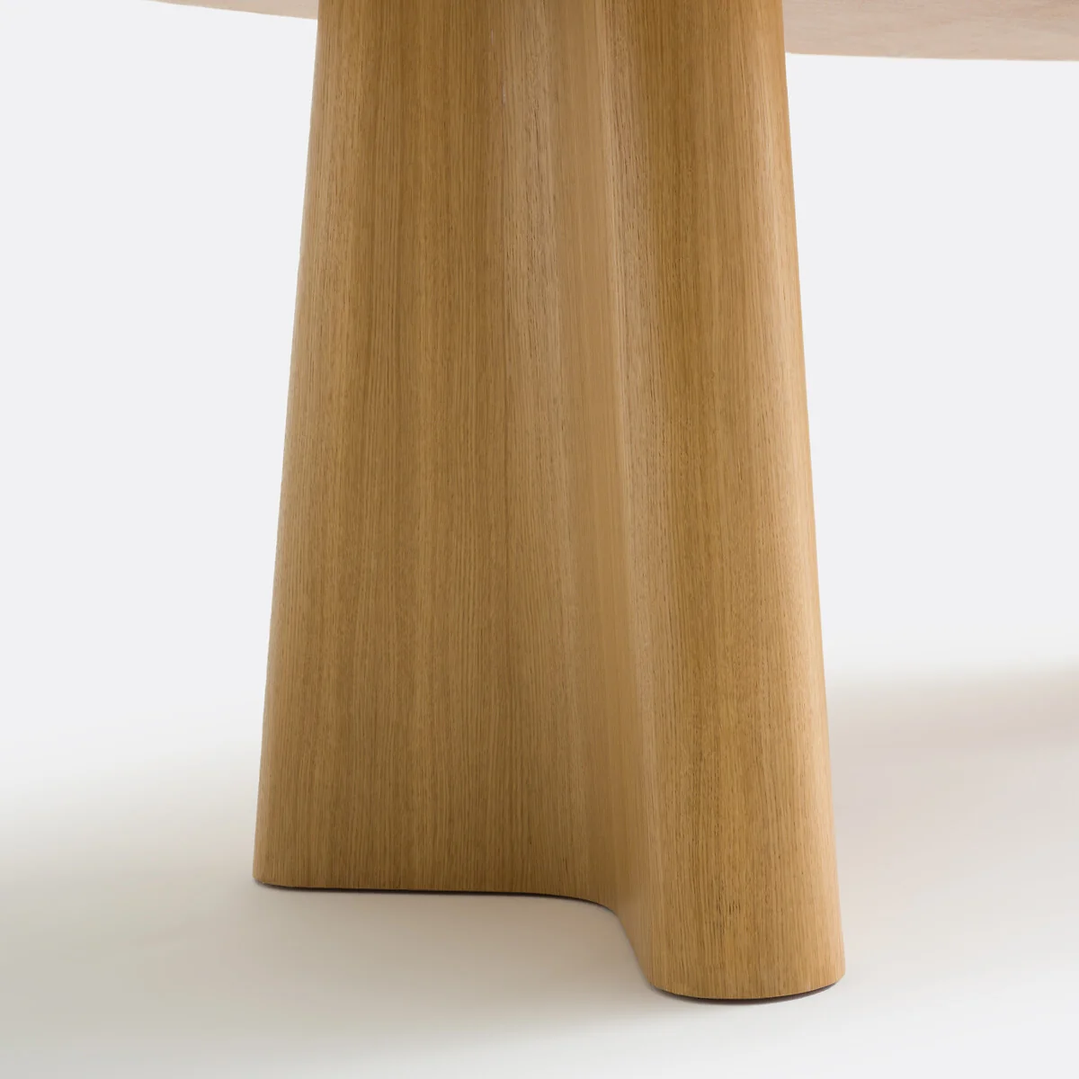 William 6-8 Seater Oval Dining Table in Oak Veneer – image 6