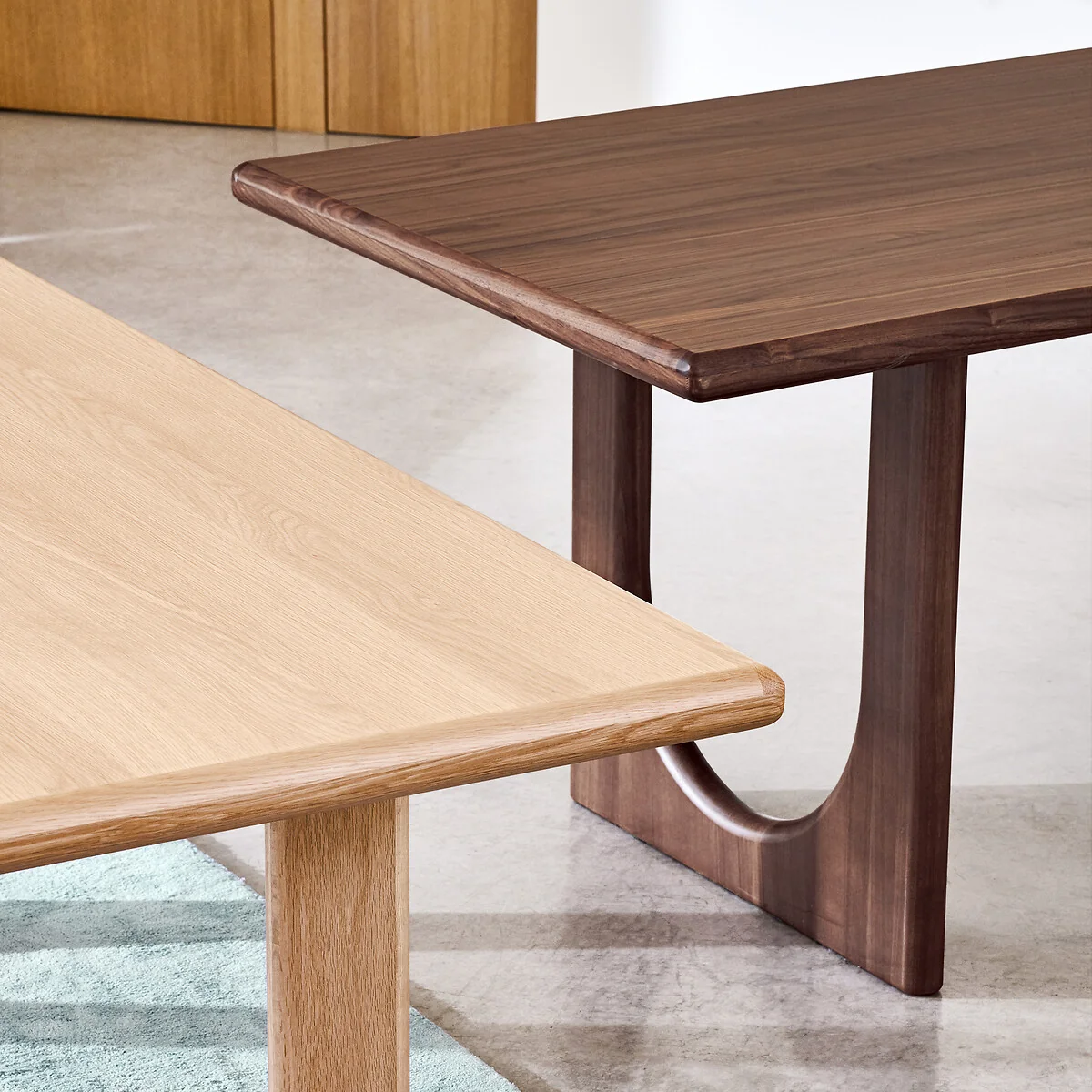 Douve 6-8 Seater Dining Table in Walnut Veneer – image 3