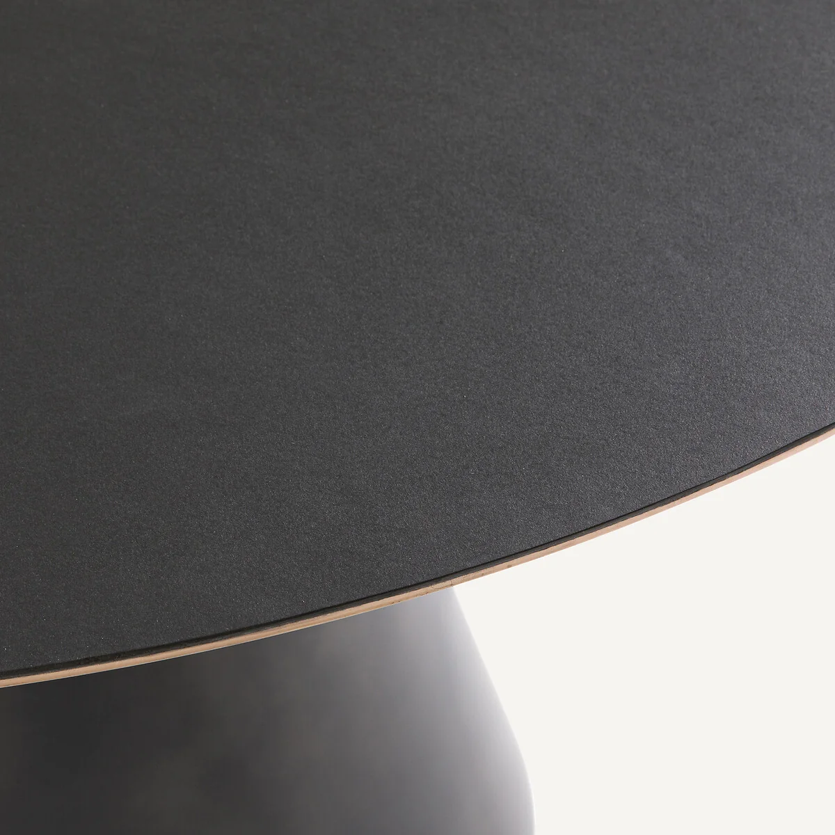 Maÿra Round Lino Dining Table (Seats 3-4) – image 3