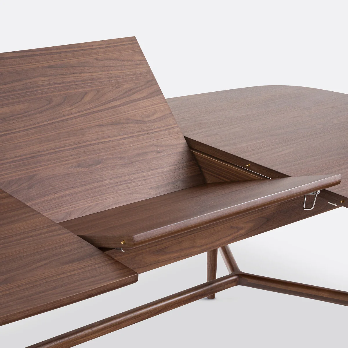 Yvan 6-8 Seater Extending Dining Table in Walnut and Veneer – image 4