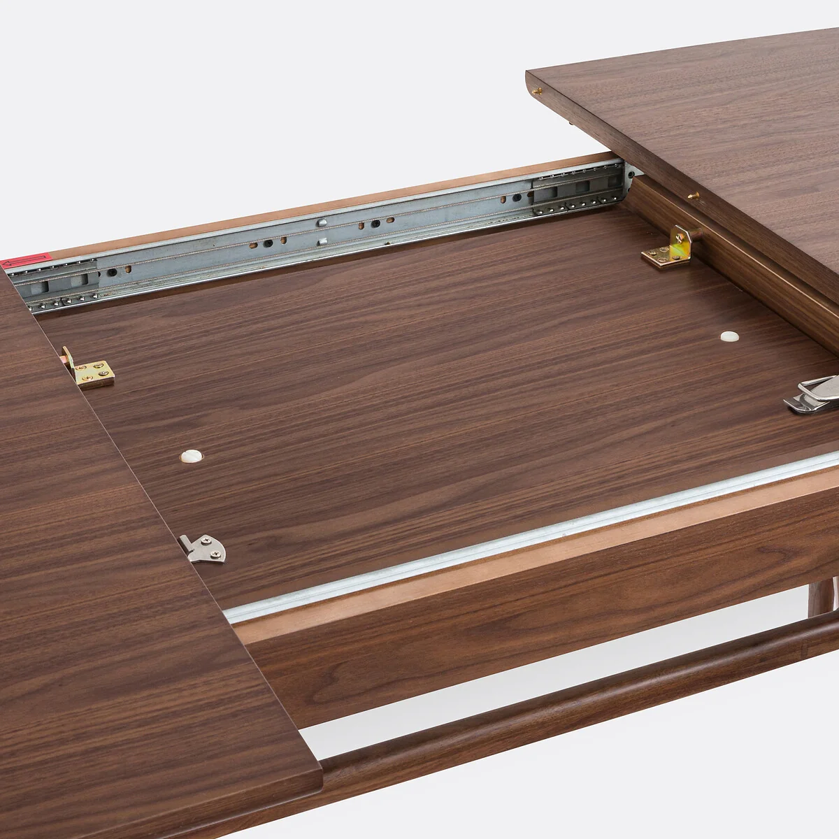 Yvan 6-8 Seater Extending Dining Table in Walnut and Veneer – image 5