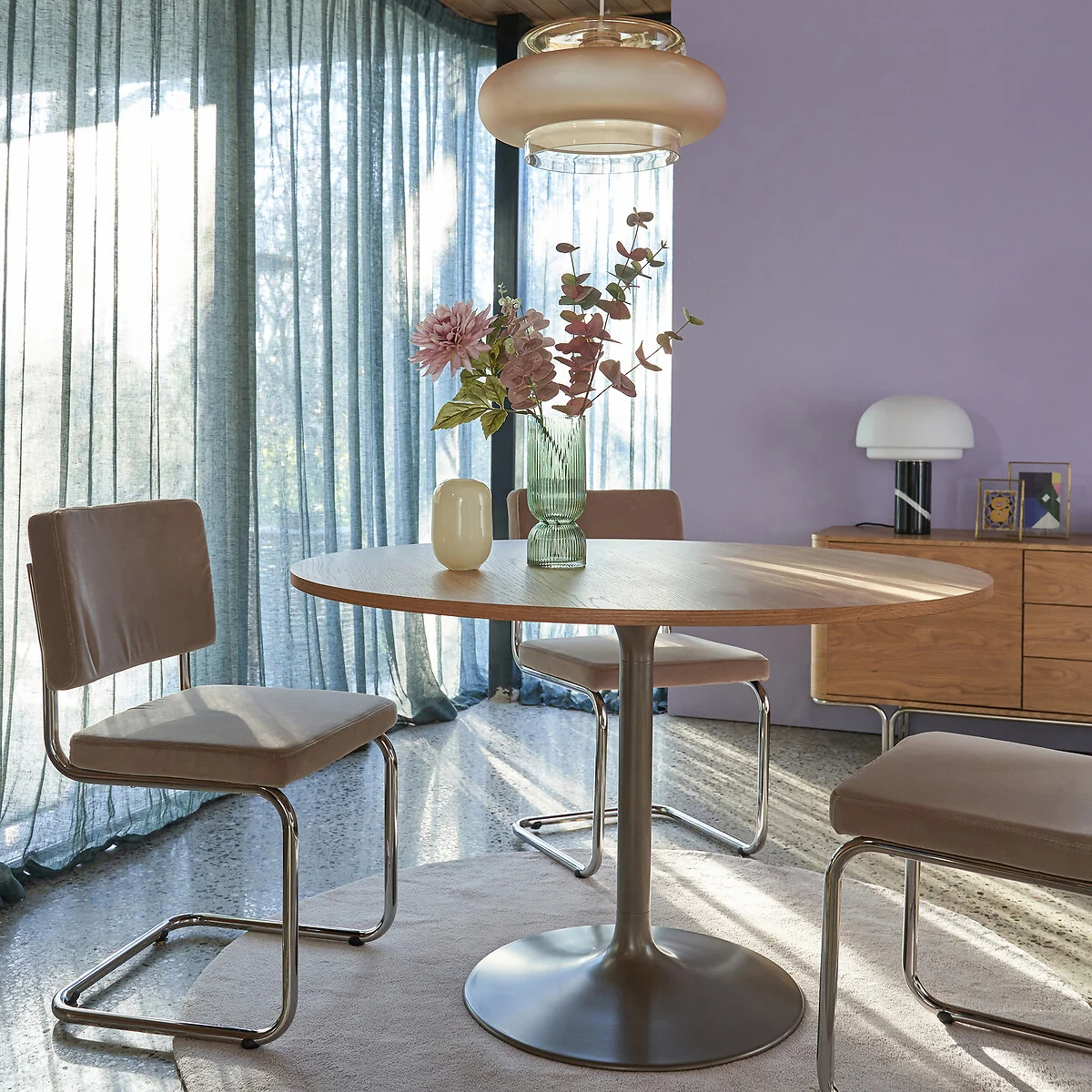 Lilace 4-6 Seater Round Dining Table with Tulip Base – image 2
