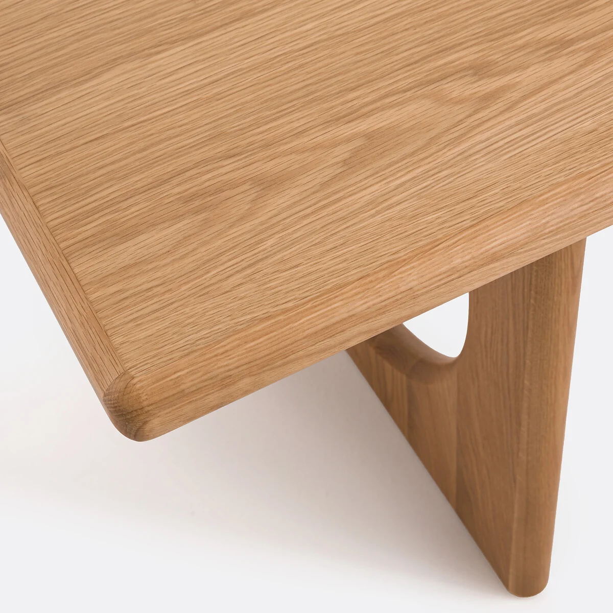 Douve 8-10 Seater Dining Table in Oak and Veneer – image 5
