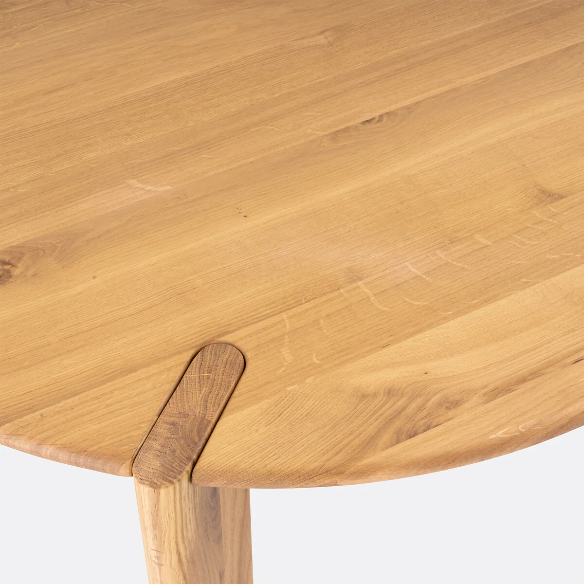 Elmo 6-8 Seater Dining Table in Solid Oak – image 6