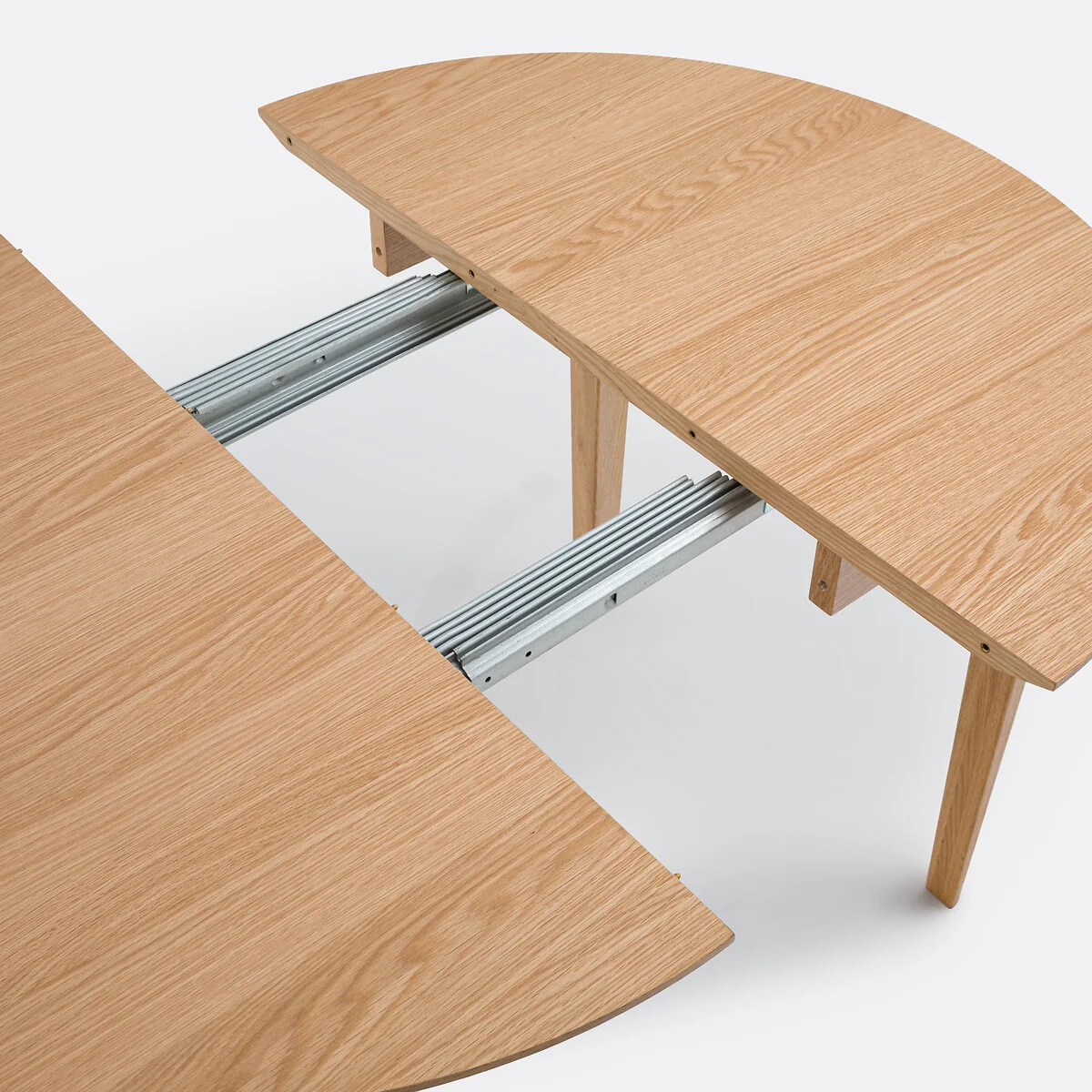 Tioga 4-8 Seater Extending Dining Table in Oak Veneer – image 5
