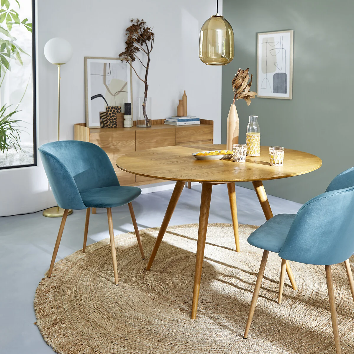 Quilda 4-6 Seater Round Dining Table in Oak Veneer – image 2